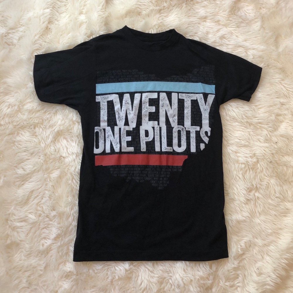 Women’s twenty one pilots shirt
